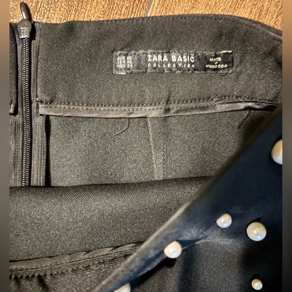 Zara Black Mini Skirt with Pearl Details - Picture 3 of 4